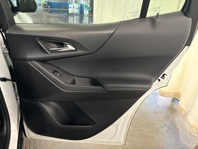 Used 2025 Chevrolet Equinox LT AWD/4WD image 32