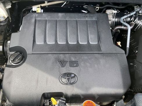 Used 2016 Toyota Highlander XLE FWD image 32