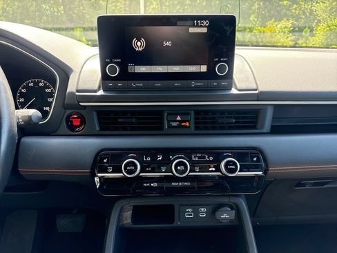 Used 2025 Honda Pilot Sport image 19