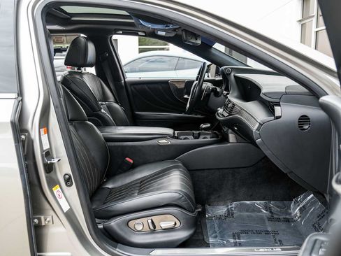 Used 2019 Lexus LS 500 w/ Interior Upgrade Package RWD image 25