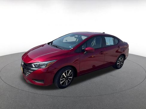 Used 2025 Nissan Versa SV image 3