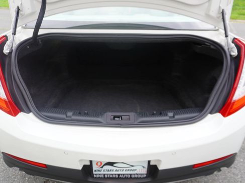 Used 2013 Lincoln MKS FWD image 23