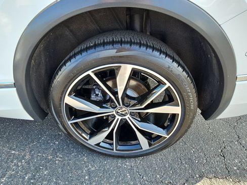 Used 2024 Volkswagen Tiguan SEL R-Line AWD/4WD image 34