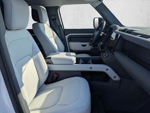 New 2026 Land Rover Defender 110 X-Dynamic SE image 17