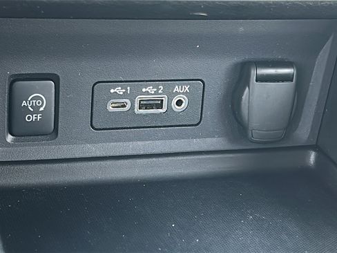 Certified 2024 Nissan Sentra SR FWD image 23
