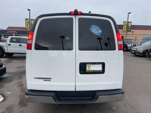 Used 2016 Chevrolet Express 3500 LT w/ LT Preferred Equipment Group image 3