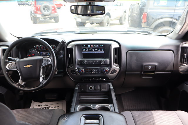Used 2018 Chevrolet Silverado 1500 LT w/ All Star Edition AWD/4WD image 32