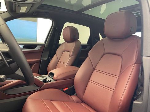 New 2026 Porsche Cayenne AWD/4WD image 5