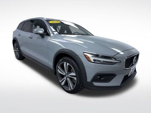 Used 2026 Volvo V60 B5 Cross Country Plus w/ Protection Package Premier AWD/4WD image 19
