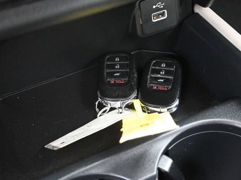 Used 2024 Honda HR-V LX image 15