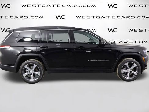 Used 2025 Jeep Grand Cherokee L Limited w/ Luxury Tech Group II image 50