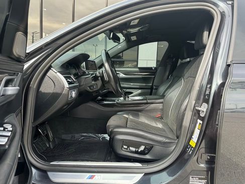 Used 2019 BMW 750i xDrive w/ Executive Package image 18