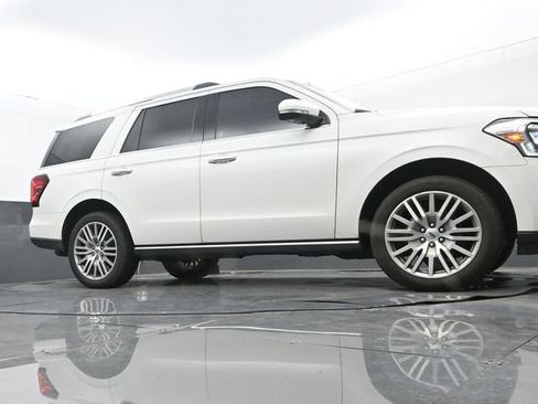 Used 2022 Ford Expedition Limited AWD/4WD image 9