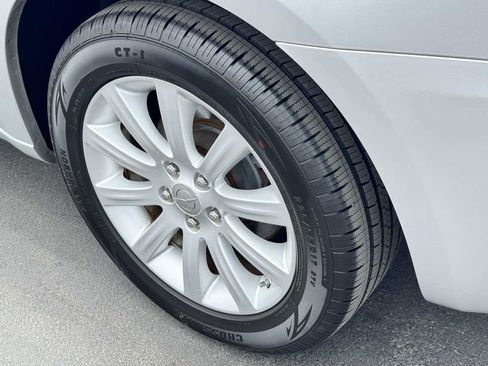 Used 2011 Chrysler 200 Touring FWD image 20