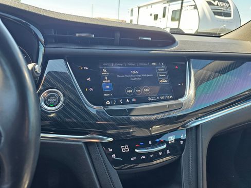 Used 2022 Cadillac XT6 Premium Luxury w/ Technology Package FWD image 25