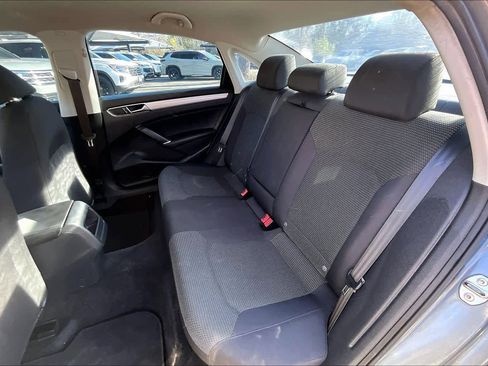 Used 2017 Volkswagen Passat 1.8T S image 21