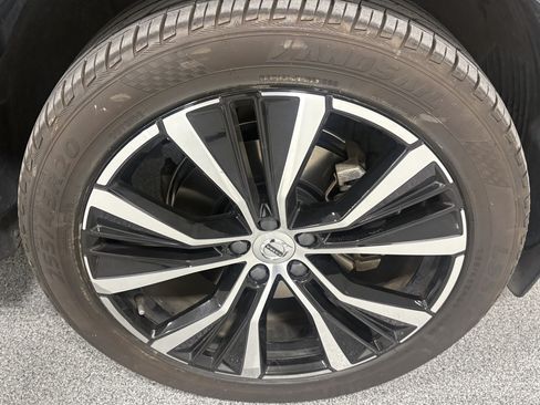 Used 2024 Volvo XC60 B5 Plus AWD/4WD image 15