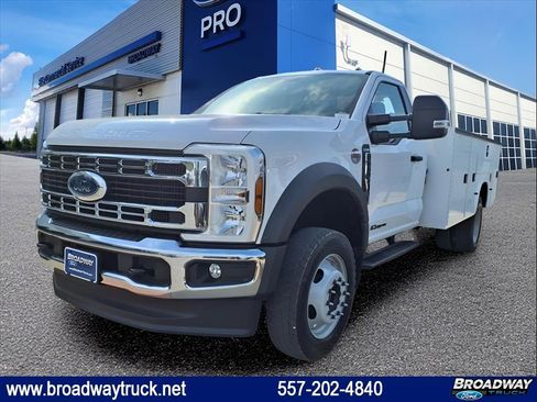 New 2025 Ford F550 4x4 Regular Cab Super Duty image 1