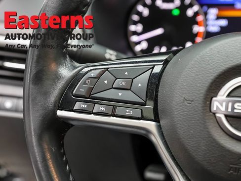 Used 2024 Nissan Altima 2.5 SV w/ SV Premium Package AWD/4WD image 15