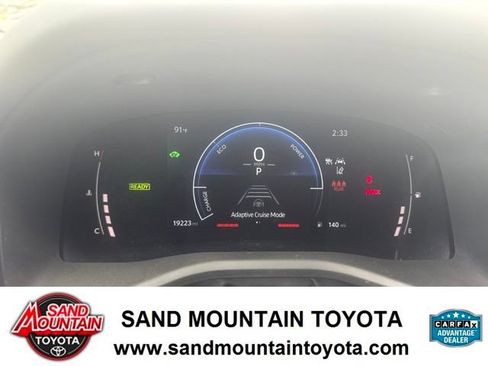 Used 2025 Toyota Camry LE w/ Convenience Package FWD image 17