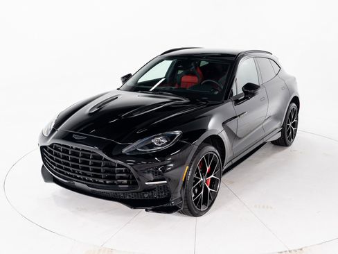 Used 2025 Aston Martin DBX 707 image 1
