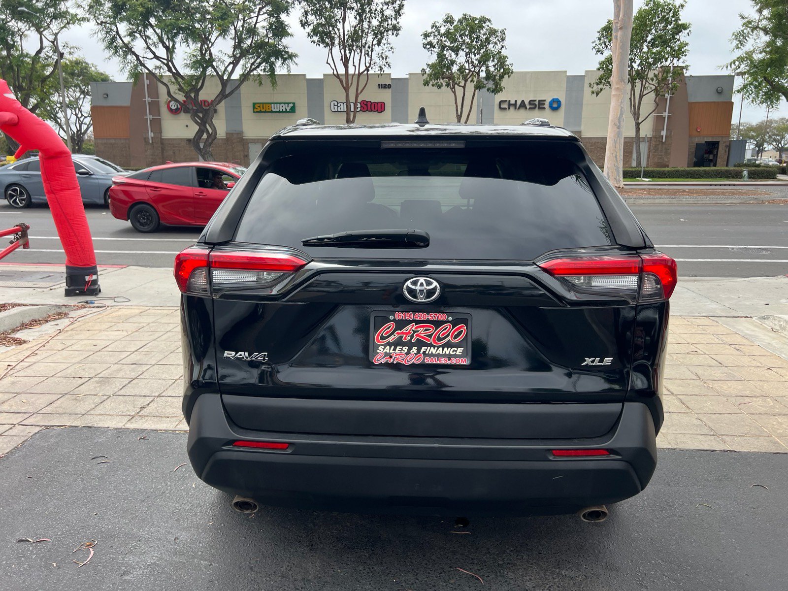 Used 2021 Toyota RAV4 XLE FWD image 7