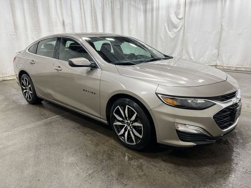Used 2022 Chevrolet Malibu RS image 2