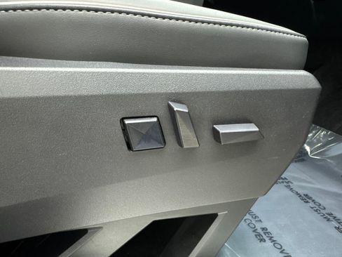 Used 2024 Tesla Cybertruck AWD Crew Cab image 44