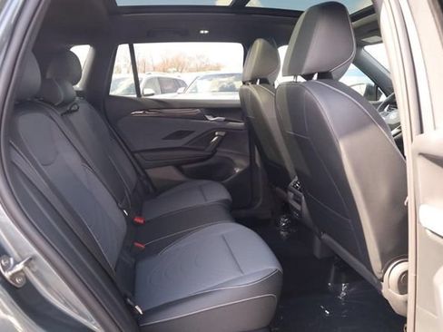 New 2026 Volkswagen Tiguan SE R-Line AWD/4WD image 20