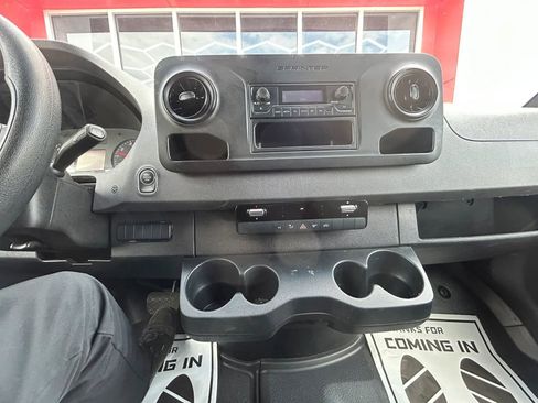 Used 2023 Mercedes-Benz Sprinter 2500 image 10