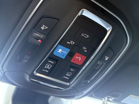 New 2025 Jeep Grand Cherokee Laredo X w/ Luxury Tech Group I image 20