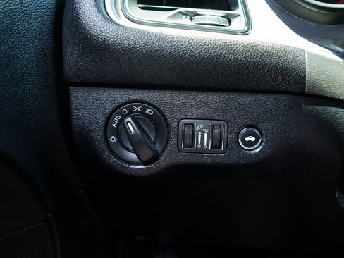 Used 2019 Dodge Challenger SXT RWD image 30