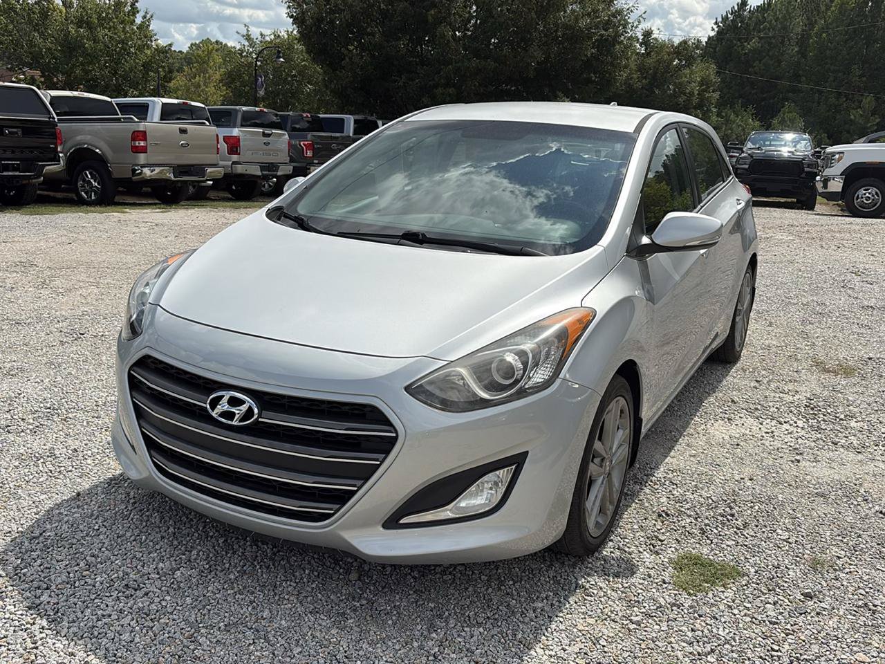 Used 2016 Hyundai Elantra GT FWD image 2