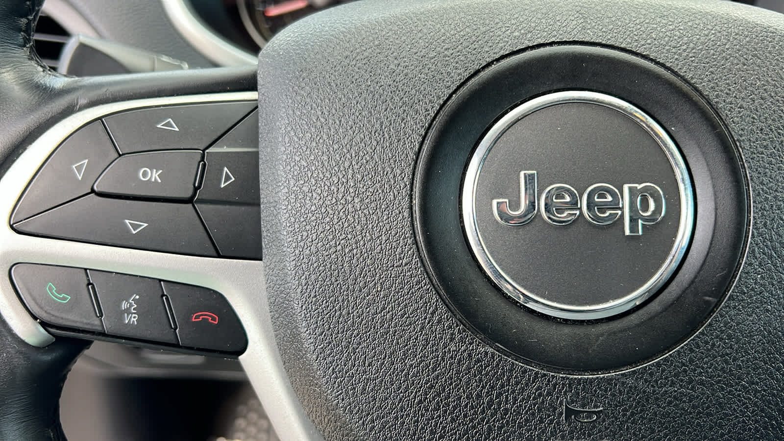 Used 2014 Jeep Cherokee Trailhawk w/ Comfort/Convenience Group AWD/4WD image 19