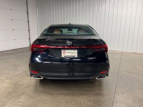 Used 2021 Toyota Avalon Limited image 5