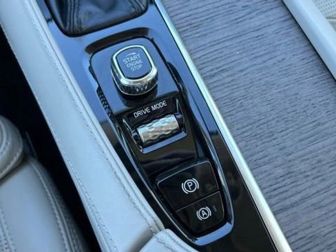 Used 2021 Volvo XC90 T6 Inscription w/ Protection Package Premier image 42