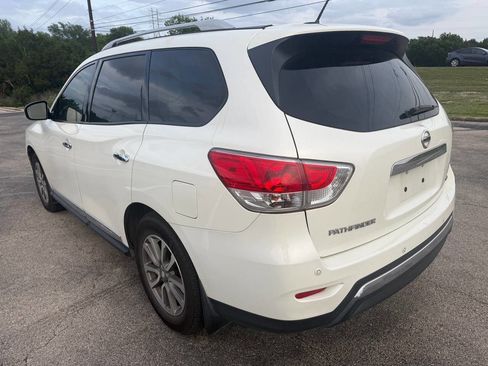 Used 2015 Nissan Pathfinder SL image 8