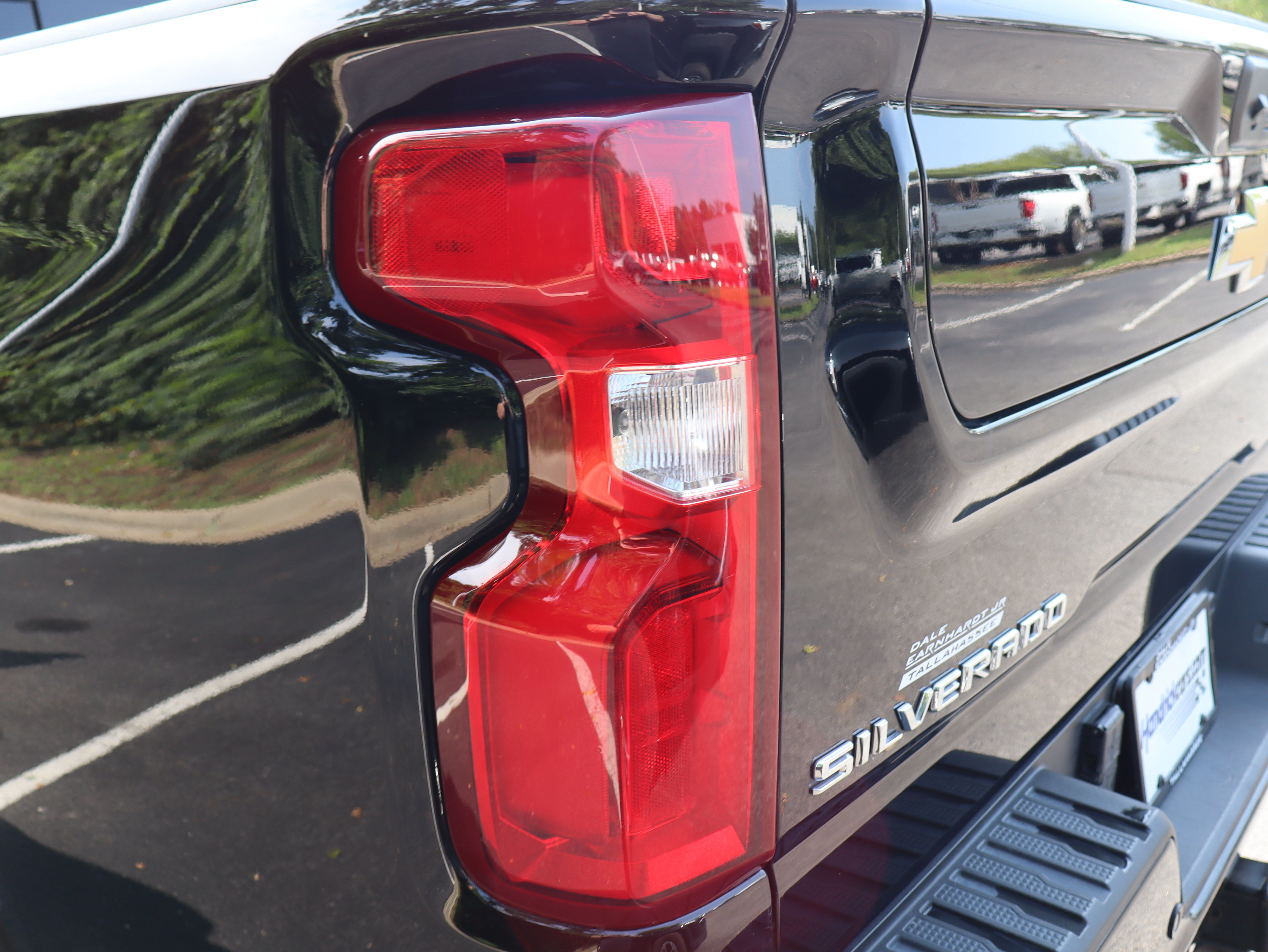 Used 2024 Chevrolet Silverado 3500 High Country w/ Technology Package AWD/4WD image 58