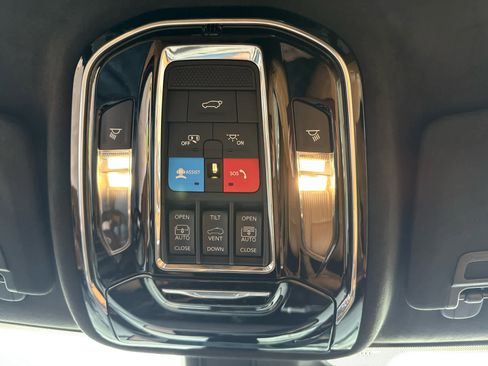 Used 2024 Jeep Grand Cherokee Summit image 17