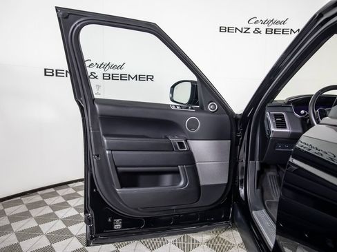 Used 2018 Land Rover Range Rover Sport HSE AWD/4WD image 17