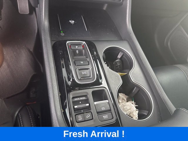 Used 2025 Honda Pilot EX-L image 8