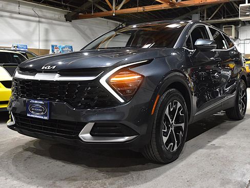 Used 2024 Kia Sportage EX image 6