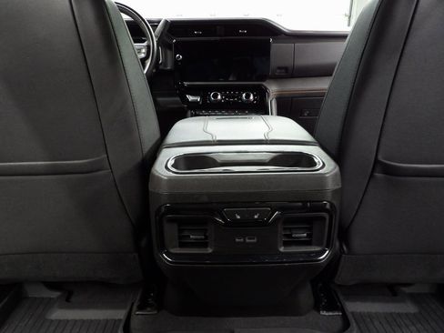 Used 2024 GMC Sierra 2500 AT4 w/ AT4 Premium Plus Package image 16