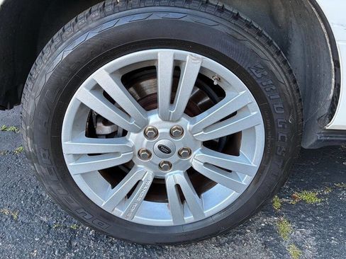 Used 2010 Land Rover Range Rover HSE LUX image 26