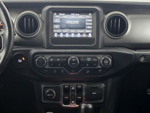 Used 2018 Jeep Wrangler Unlimited Sport S image 26