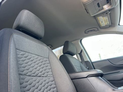 Used 2020 Chevrolet Equinox LT image 18