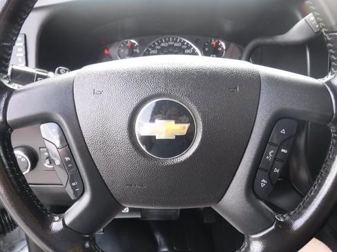 Used 2021 Chevrolet Express 2500 w/ Driver Convenience Package RWD image 16