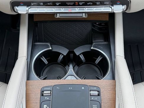 Used 2023 Mercedes-Benz GLE 450 4MATIC w/ AMG Line Exterior image 24