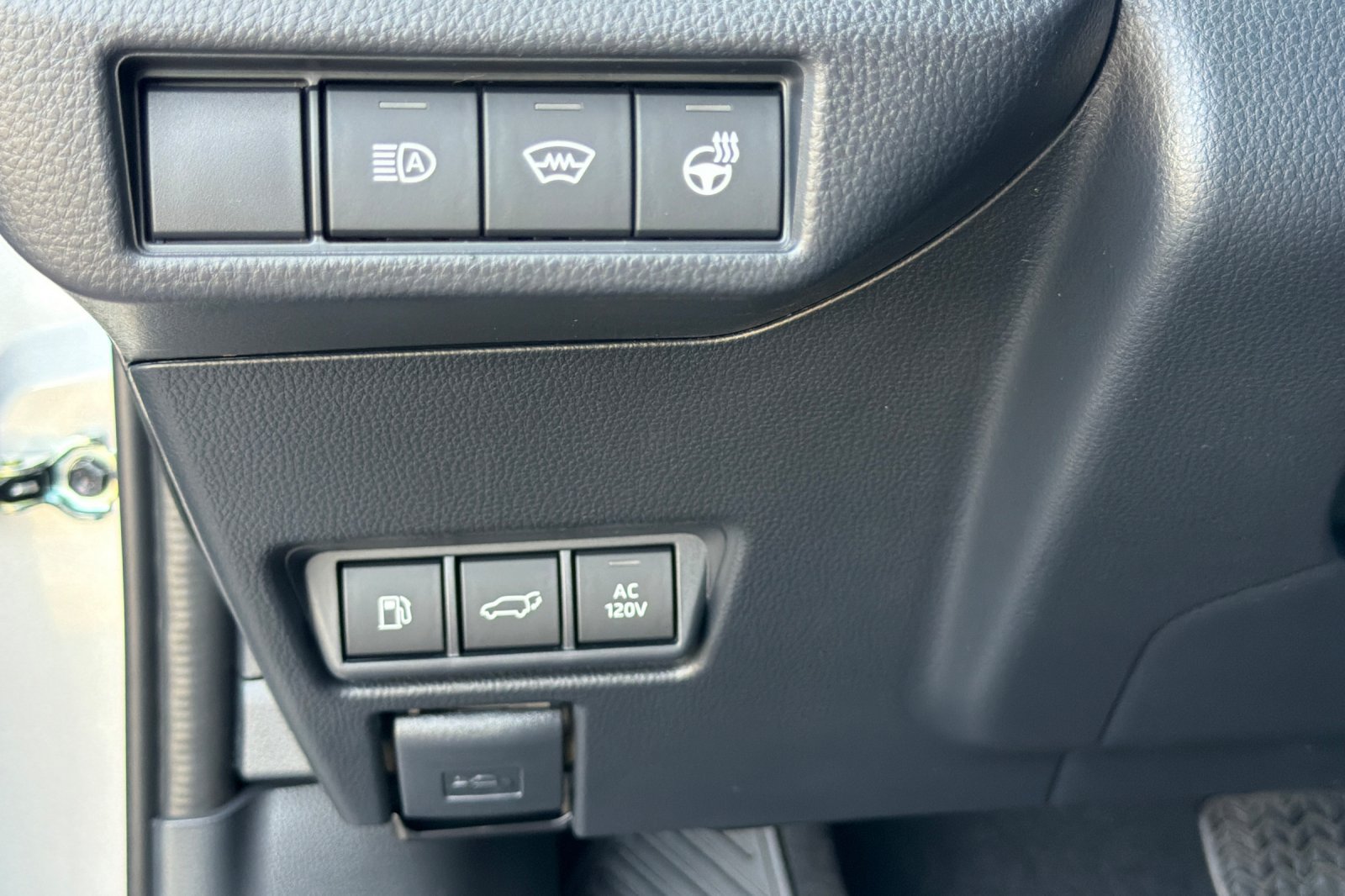 New 2027 Toyota Prius Plug-In Hybrid w/ Limited Premium Package FWD image 31
