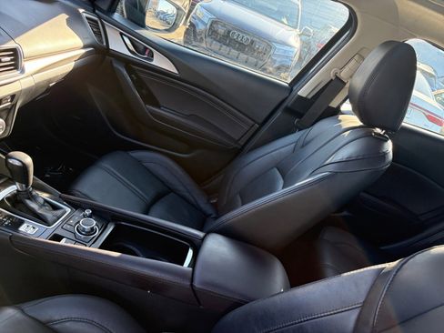 Used 2018 MAZDA MAZDA3 Touring image 31